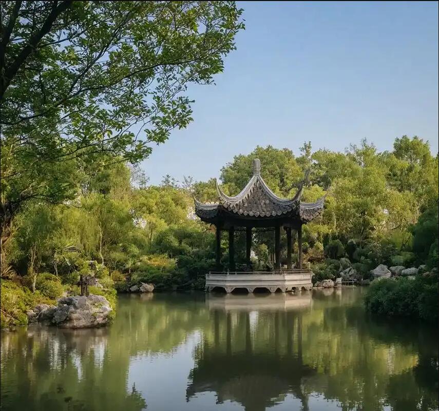 雨湖区访枫土建有限公司